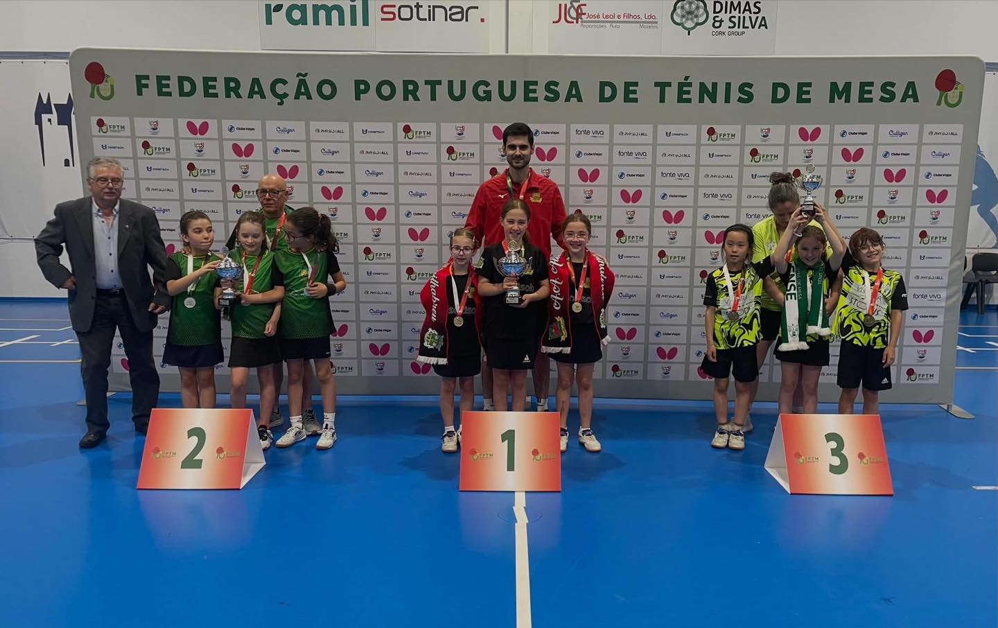 CN Eq Sub9 fem pódio