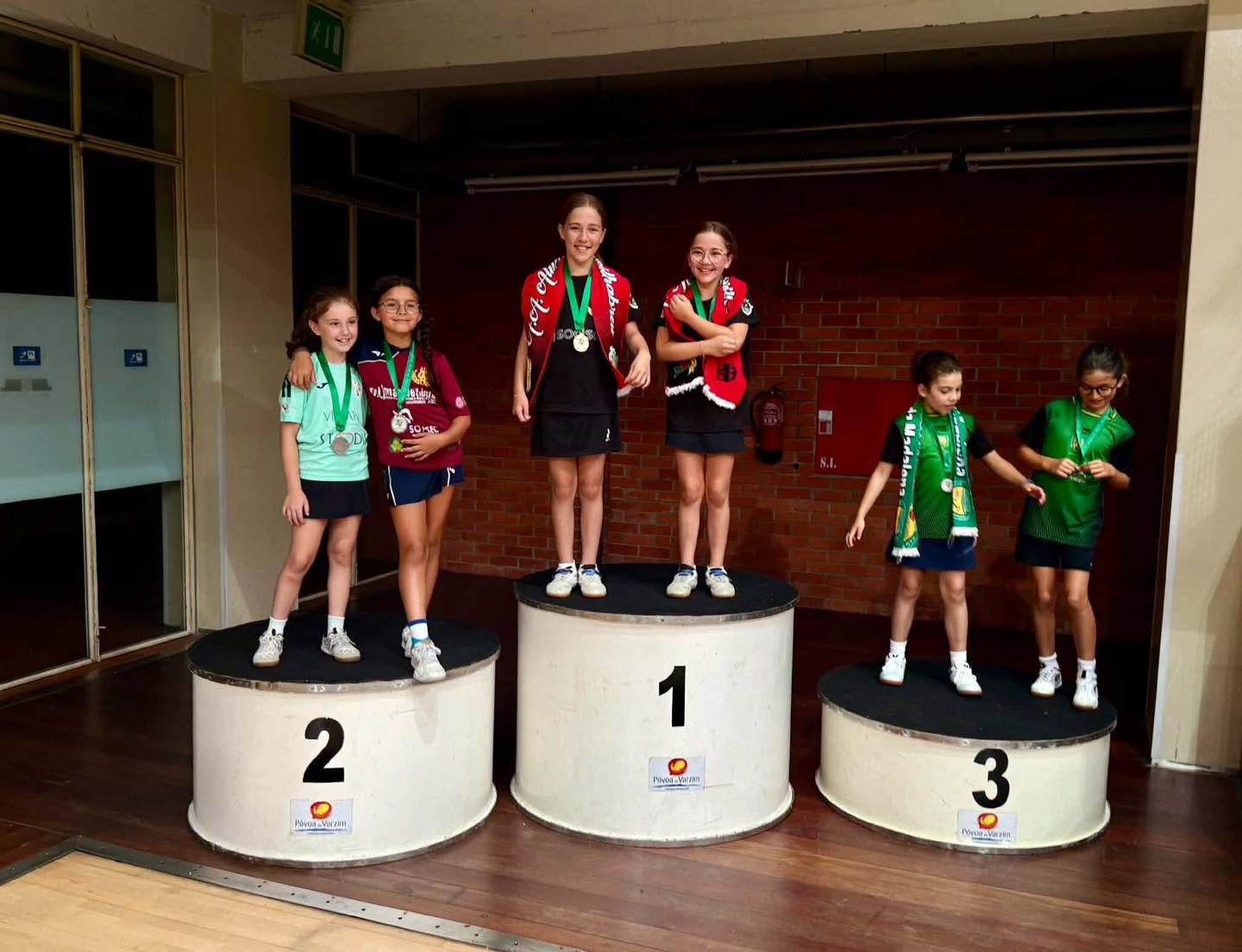 Sub 9 fem podium